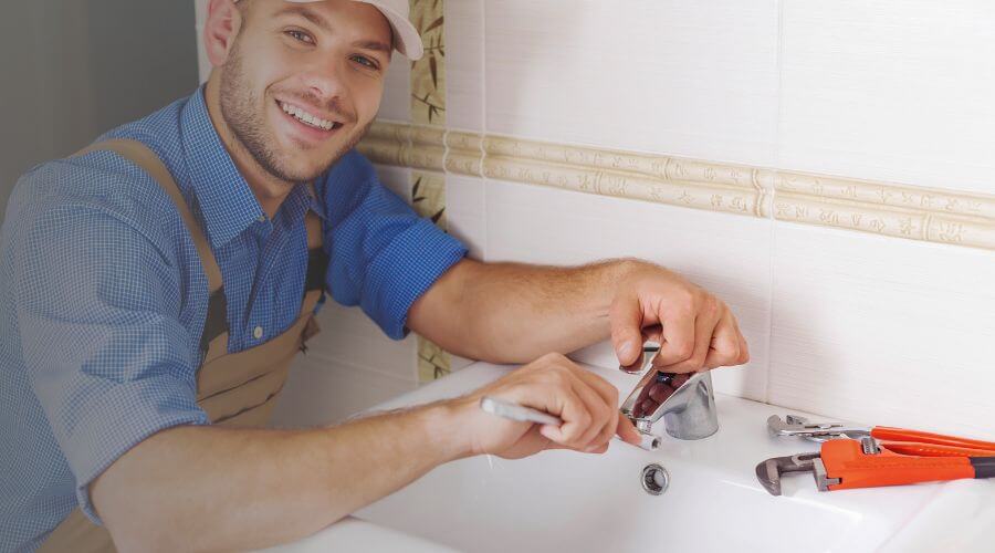 Handle or spout repair in Evansport, OH